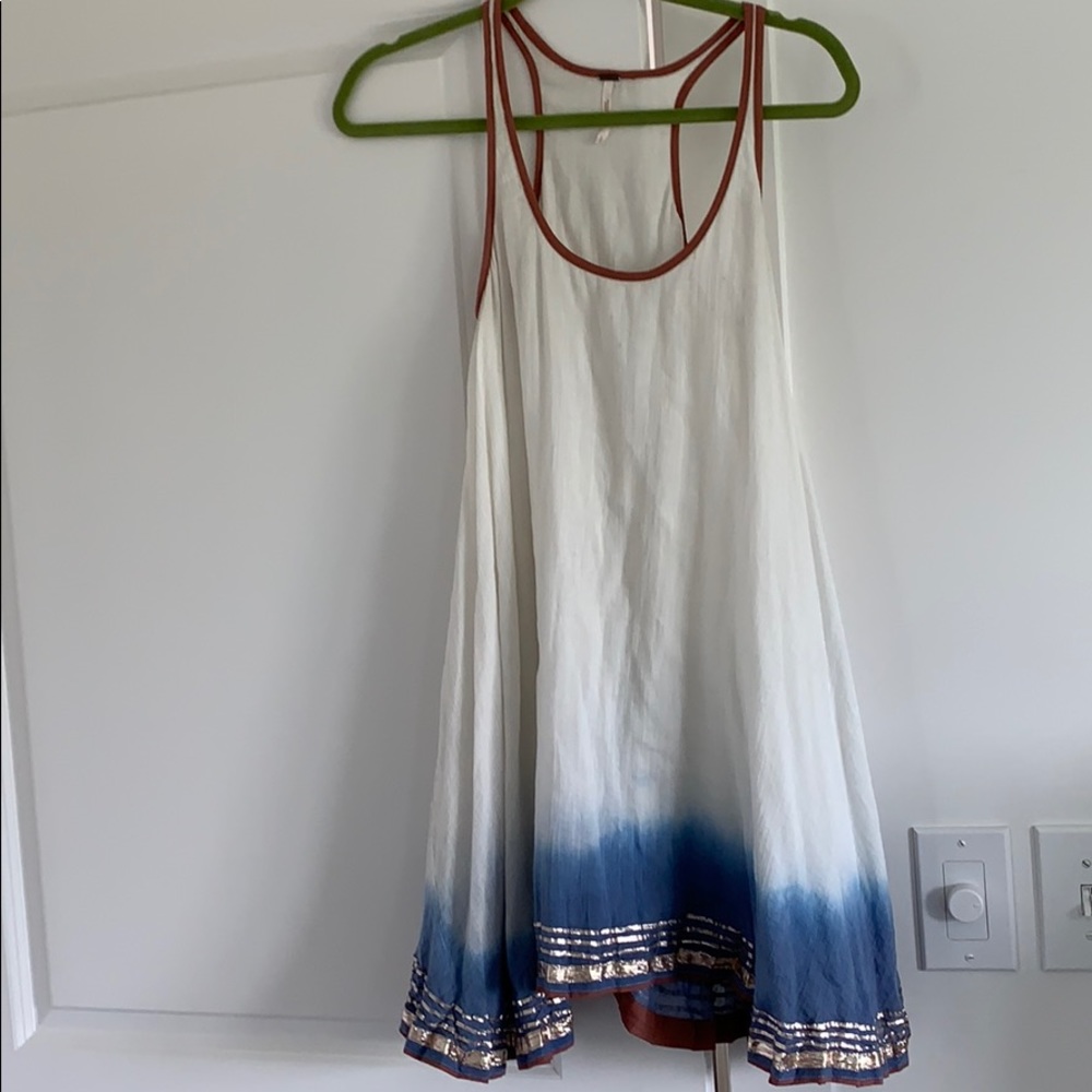 Sleeveless dress
